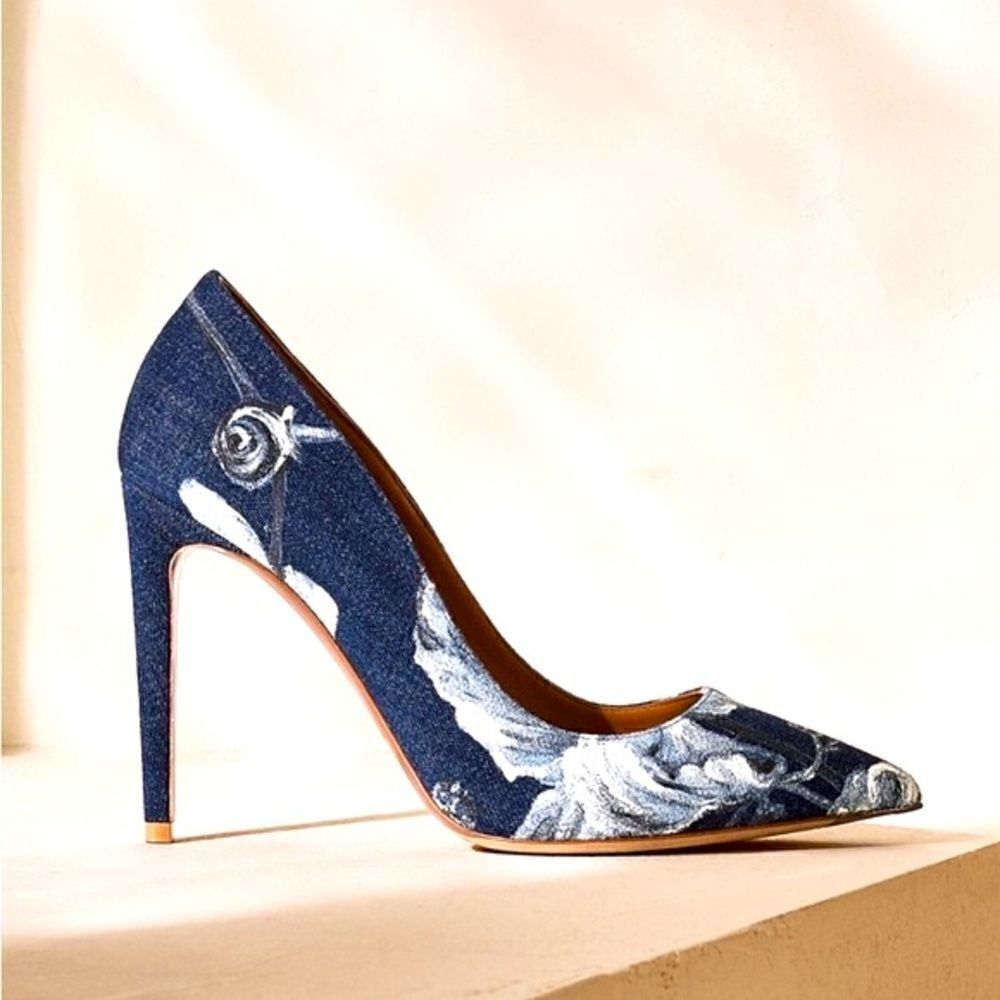 Ralph Lauren Spring 2021 Collection Hand Painted Denim Celia Pump 37 EU / 7B US